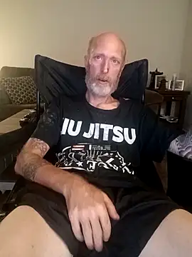 Snapshot of filthymind619 chatting on 10-15-25, 04:11 filthymind619 online show from 10-15-25, 04:11