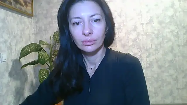 Snapshot of LissaBlossom chatting on 10-04-25, 04:47 LissaBlossom online show from 10-04-25, 04:47
