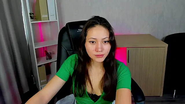 Snapshot of Bellalovesss chatting on 03-17-25, 06:18 Bellalovesss online show from 03-17-25, 06:18