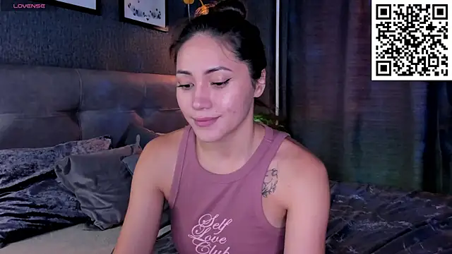 Snapshot of Bellalovesss chatting on 09-19-25, 06:50 Bellalovesss online show from 09-19-25, 06:50