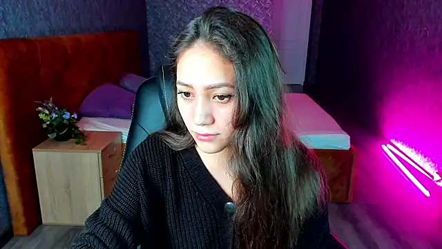 Snapshot of Bellalovesss chatting on 01-17-25, 05:53 Bellalovesss online show from 01-17-25, 05:53