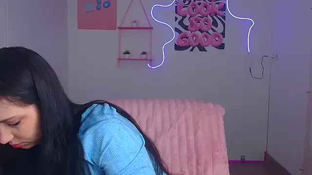 Snapshot of Amalia_amor chatting on 04-11-26, 05:37 Amalia amor online show from 04-11-26, 05:37