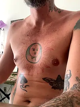 Snapshot of xtrppyx chatting on 10-06-25, 12:17 xtrppyx online show from 10-06-25, 12:17