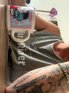 Snapshot of xtrppyx chatting on 10-01-25, 10:52 xtrppyx online show from 10-01-25, 10:52