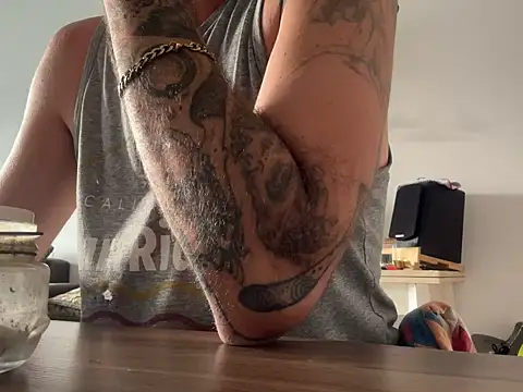 Snapshot of xtrppyx chatting on 09-23-25, 09:05 xtrppyx online show from 09-23-25, 09:05