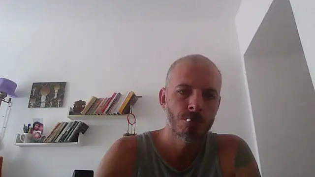 Snapshot of xtrppyx chatting on 10-16-25, 12:57 xtrppyx online show from 10-16-25, 12:57