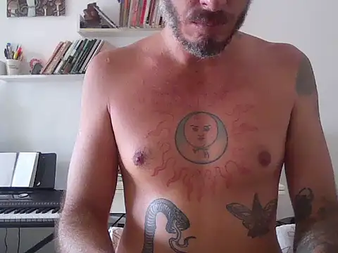 Snapshot of xtrppyx chatting on 03-21-25, 10:39 xtrppyx online show from 03-21-25, 10:39