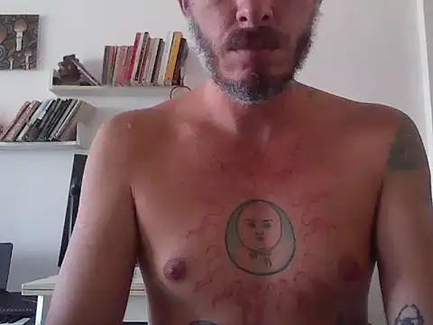 Snapshot of xtrppyx chatting on 03-20-25, 02:10 xtrppyx online show from 03-20-25, 02:10