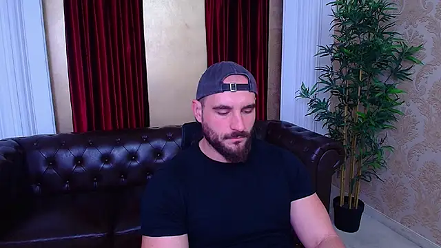 Snapshot of AdamJamesonn chatting on 09-25-25, 05:24 AdamJamesonn online show from 09-25-25, 05:24