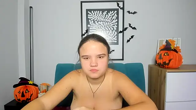 AdeleCruz online show from 10-29-25, 08:02