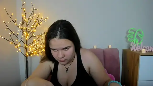 Snapshot of AdeleCruz chatting on 02-20-25, 04:25 AdeleCruz online show from 02-20-25, 04:25