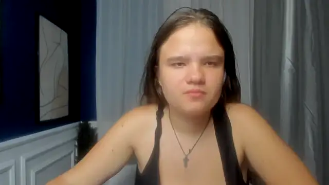 Snapshot of AdeleCruz chatting on 05-31-26, 12:00 AdeleCruz online show from 05-31-26, 12:00