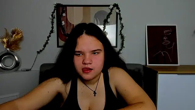 Snapshot of AdeleCruz chatting on 02-14-25, 01:29 AdeleCruz online show from 02-14-25, 01:29