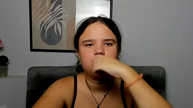 Snapshot of AdeleCruz chatting on 09-17-25, 12:18 AdeleCruz online show from 09-17-25, 12:18