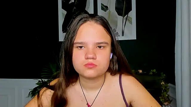 Snapshot of AdeleCruz chatting on 05-02-26, 11:59 AdeleCruz online show from 05-02-26, 11:59
