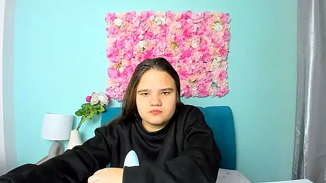 Snapshot of AdeleCruz chatting on 02-24-25, 12:59 AdeleCruz online show from 02-24-25, 12:59