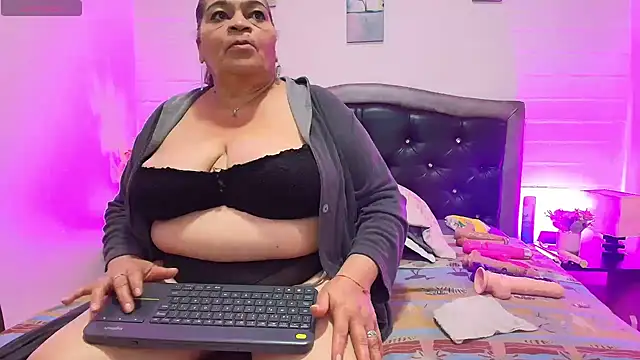 VickyBoobss online show from 06-25-26, 12:32