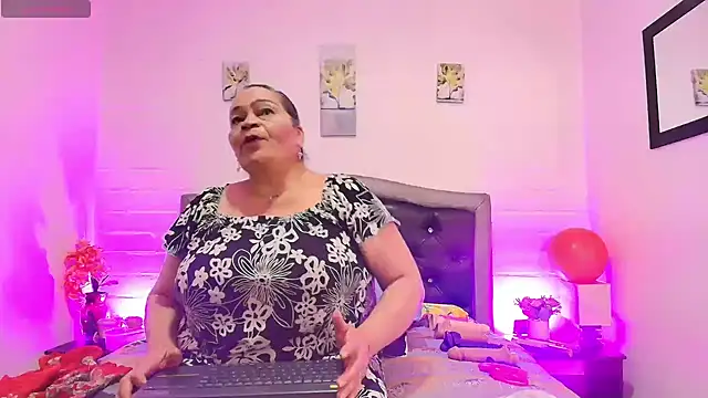 VickyBoobss online show from 07-04-26, 12:32