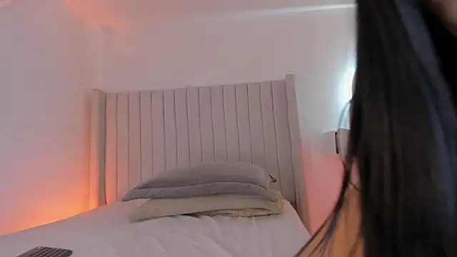 Karla Hudsson online show from 03-26-26, 01:09