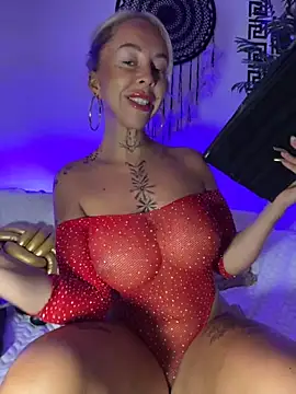 Snapshot of CheekyChels chatting on 09-17-25, 04:20 CheekyChels online show from 09-17-25, 04:20
