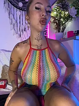Snapshot of CheekyChels chatting on 10-06-25, 05:57 CheekyChels online show from 10-06-25, 05:57