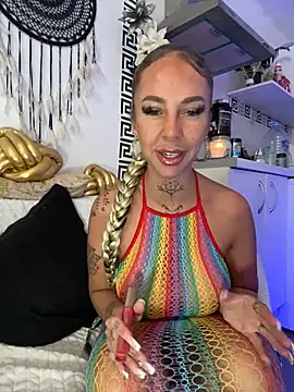 Snapshot of CheekyChels chatting on 03-14-25, 03:03 CheekyChels online show from 03-14-25, 03:03