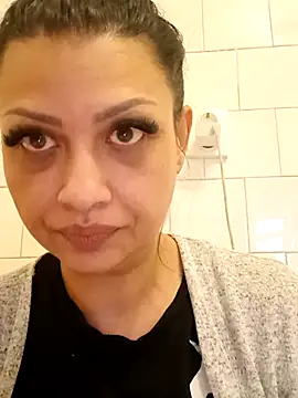 rosse26830 online show from 03-18-26, 03:24