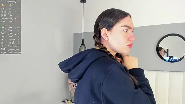 chelsea bolton  online show from 06-12-26, 12:14