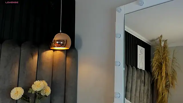 chelsea bolton  online show from 10-29-25, 12:15