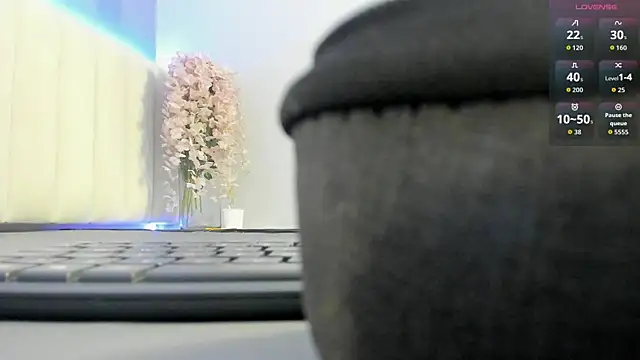 chelsea bolton  online show from 06-26-26, 12:11
