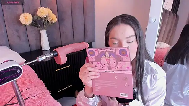 chelsea bolton  online show from 10-22-25, 12:59