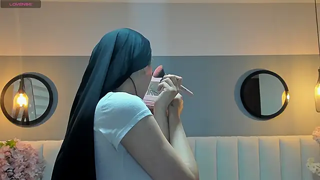 chelsea bolton  online show from 03-07-26, 12:21