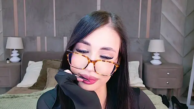 EmmaLawrens online show from 03-18-25, 08:16