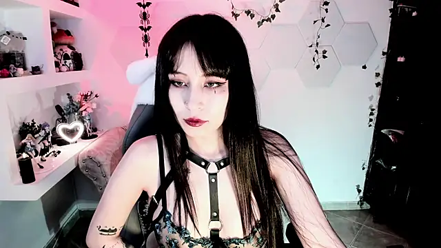 Effy Devalk online show from 03-03-25, 05:52