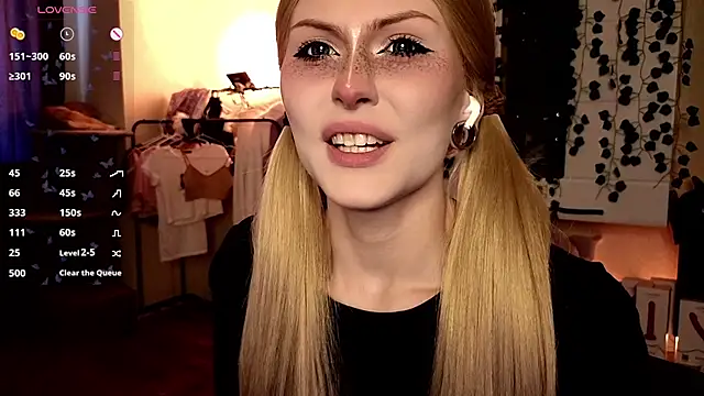 Emily  Mooree online show from 10-07-25, 07:20