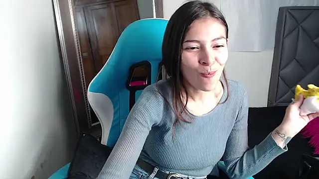 Snapshot of Aleska_Miami chatting on 09-16-25, 01:45 Aleska Miami online show from 09-16-25, 01:45