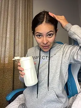 Snapshot of Aleska_Miami chatting on 09-30-25, 02:12 Aleska Miami online show from 09-30-25, 02:12