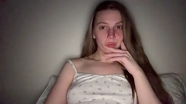 Snapshot of Ella-82 chatting on 02-22-25, 02:50 Ella-82 online show from 02-22-25, 02:50