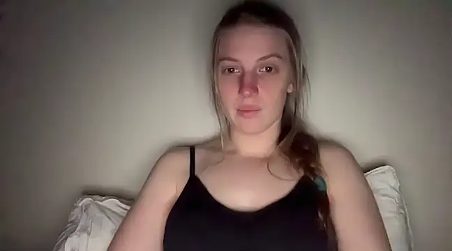 Snapshot of Ella-82 chatting on 02-27-25, 03:08 Ella-82 online show from 02-27-25, 03:08