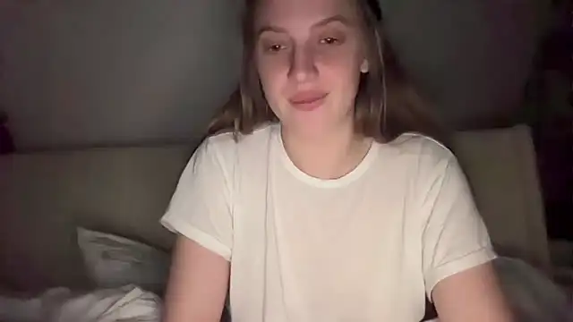 Snapshot of Ella-82 chatting on 03-07-25, 10:32 Ella-82 online show from 03-07-25, 10:32