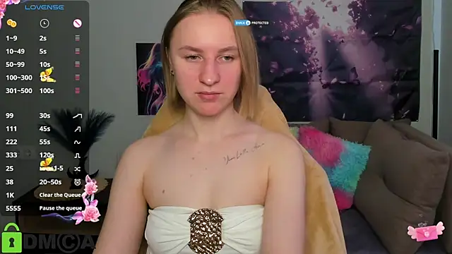 Snapshot of BeautyBlondy chatting on 05-08-26, 12:31 BeautyBlondy online show from 05-08-26, 12:31