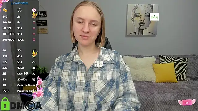 Snapshot of BeautyBlondy chatting on 04-23-26, 12:29 BeautyBlondy online show from 04-23-26, 12:29