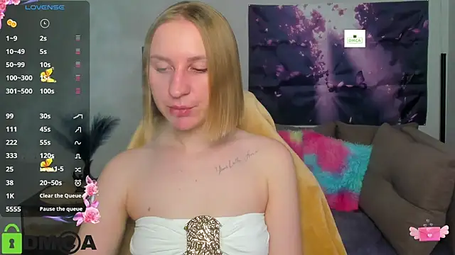 Snapshot of BeautyBlondy chatting on 05-12-26, 12:33 BeautyBlondy online show from 05-12-26, 12:33