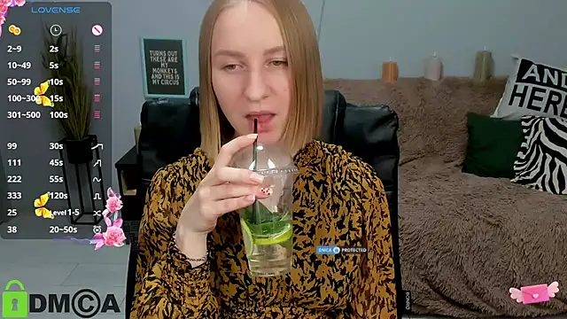 Snapshot of BeautyBlondy chatting on 05-28-26, 12:33 BeautyBlondy online show from 05-28-26, 12:33