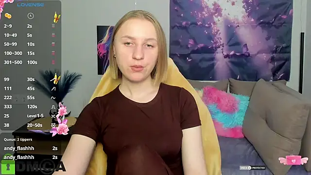 Snapshot of BeautyBlondy chatting on 05-18-26, 12:10 BeautyBlondy online show from 05-18-26, 12:10