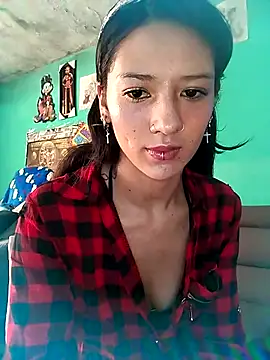 Snapshot of Cleo_Hott chatting on 11-04-25, 01:15 Cleo Hott online show from 11-04-25, 01:15