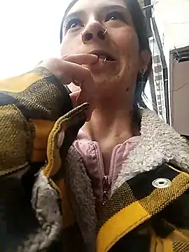 Snapshot of Cleo_Hott chatting on 10-12-25, 08:43 Cleo Hott online show from 10-12-25, 08:43