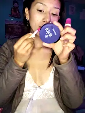 Snapshot of Cleo_Hott chatting on 10-29-25, 06:12 Cleo Hott online show from 10-29-25, 06:12