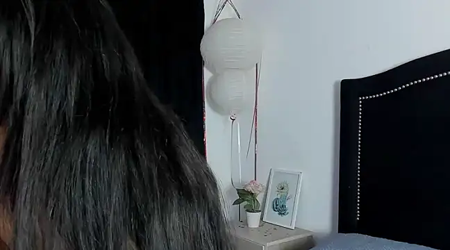 Snapshot of Cleo_Hott chatting on 03-10-25, 06:16 Cleo Hott online show from 03-10-25, 06:16