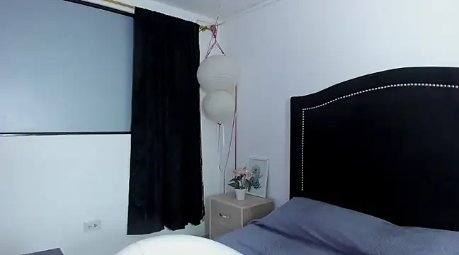 Snapshot of Cleo_Hott chatting on 03-13-25, 03:54 Cleo Hott online show from 03-13-25, 03:54